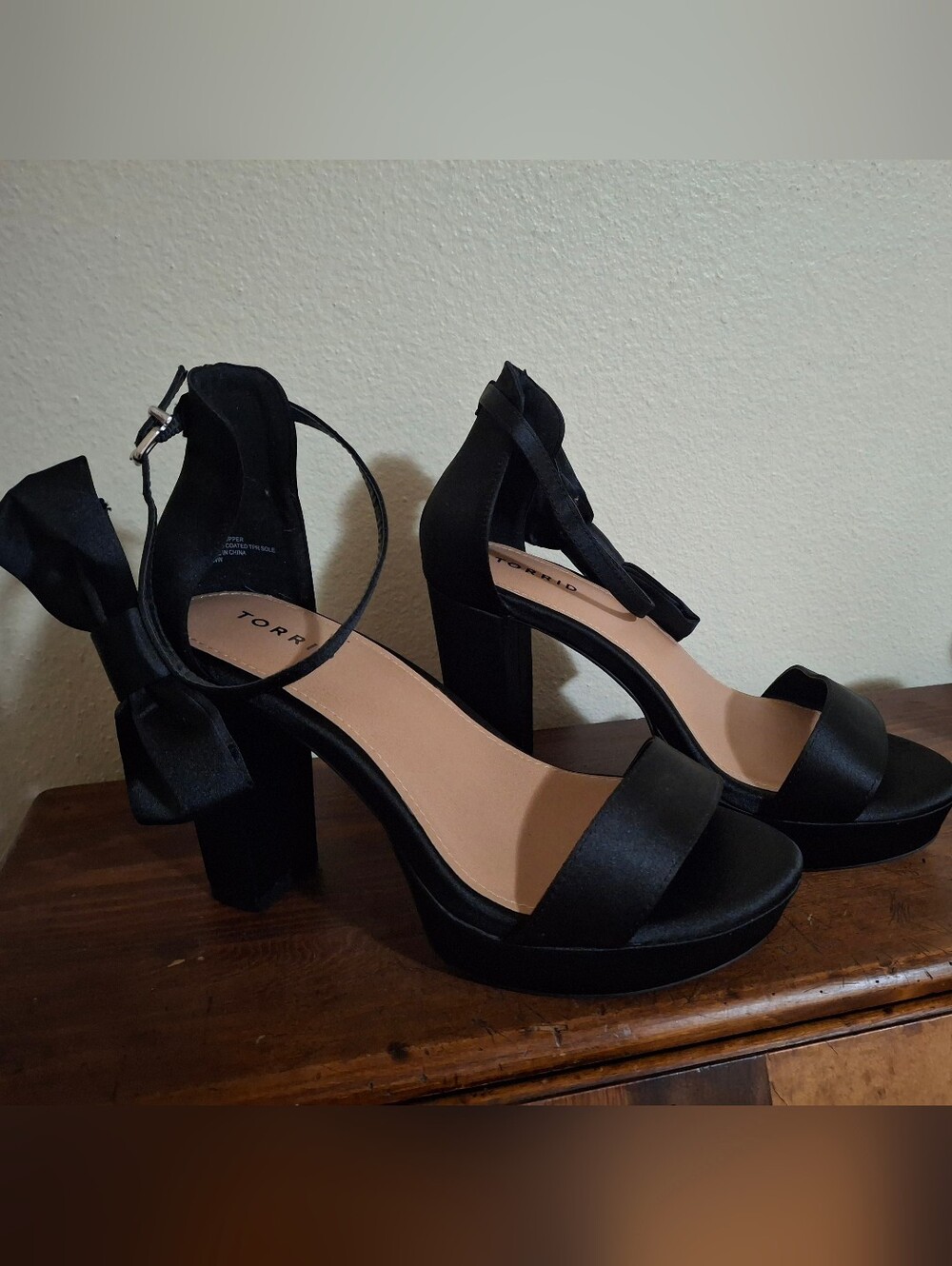 NWOT Black Strappy Heels With Bow